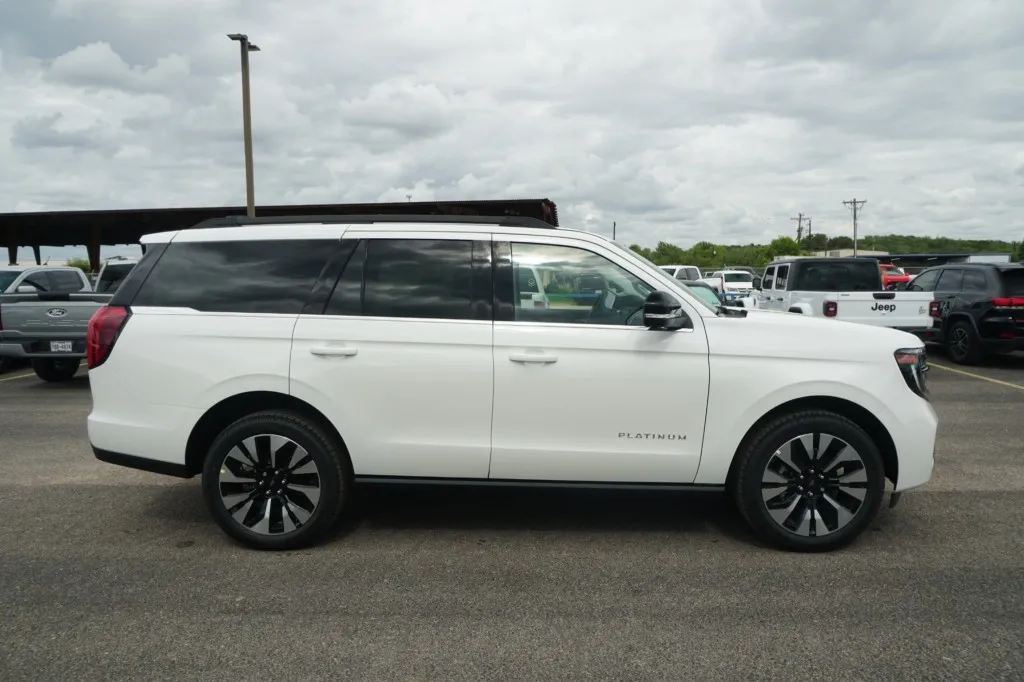 2027 Ford Expedition Platinum