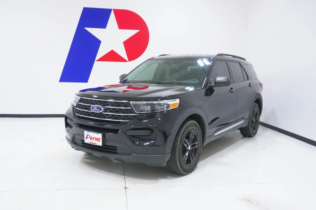 2023 Ford Explorer XLT's photo