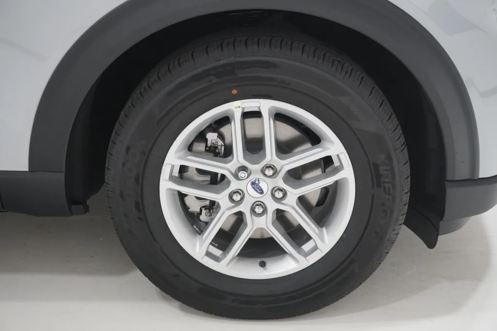 2027 Ford Explorer Active w/200A Pkg