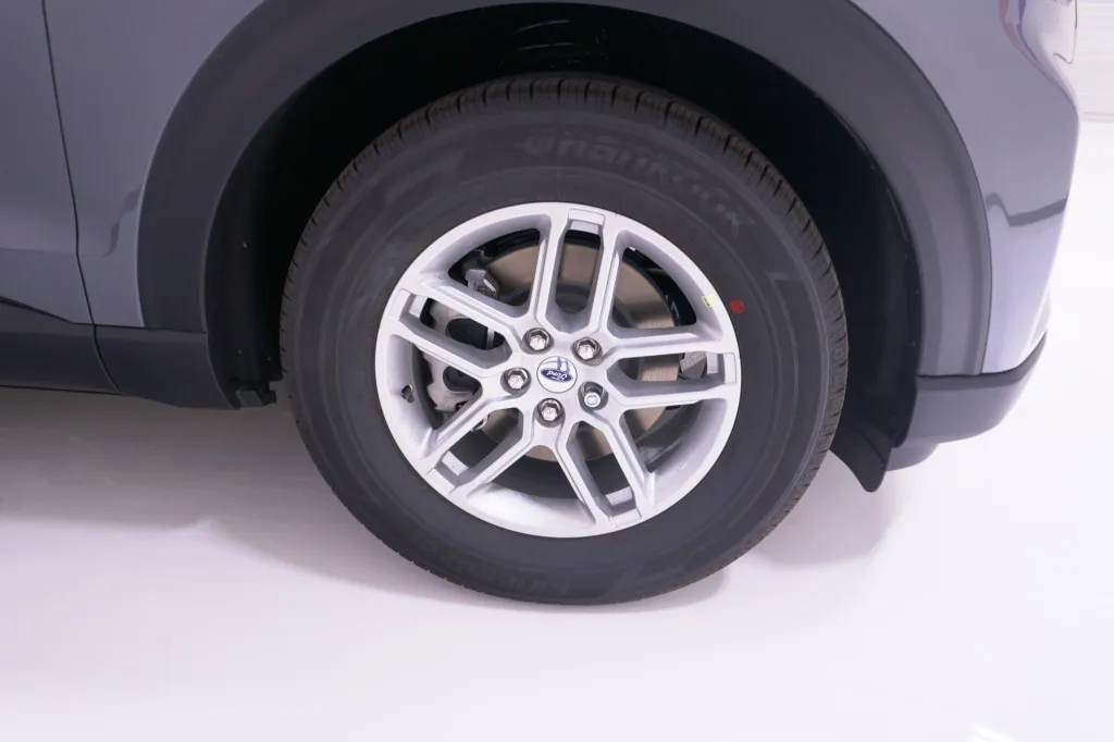 2027 Ford Explorer Active w/200A Pkg