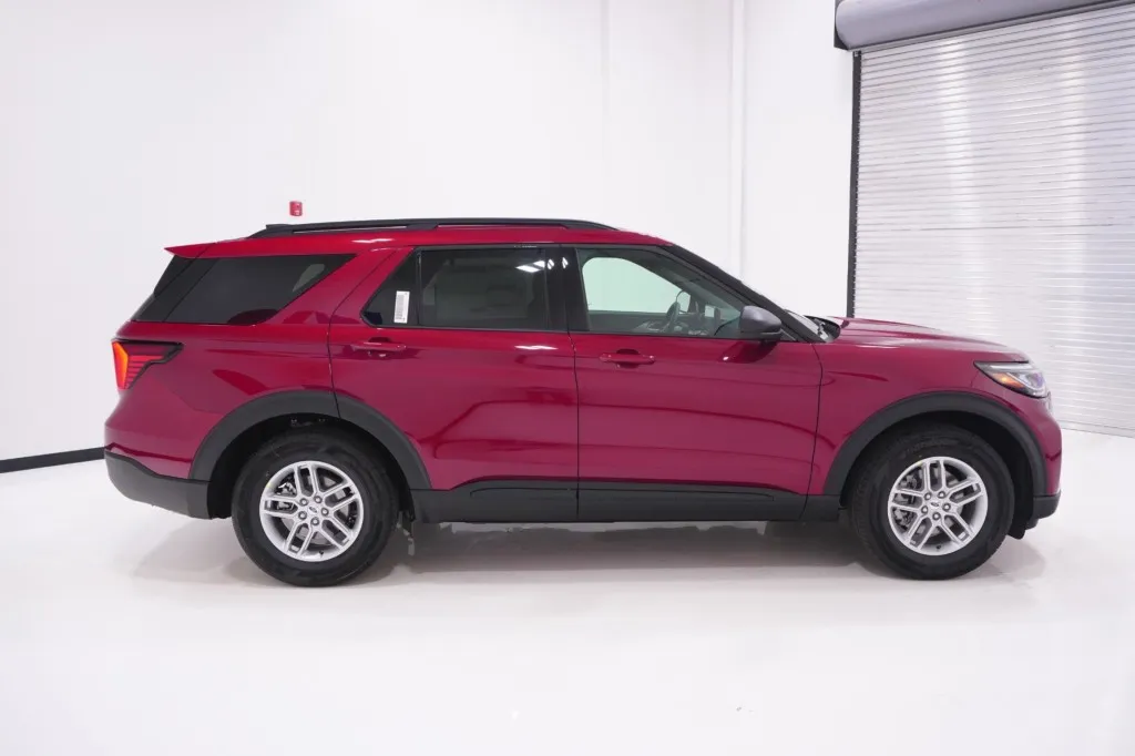 2027 Ford Explorer Active w/200A Pkg