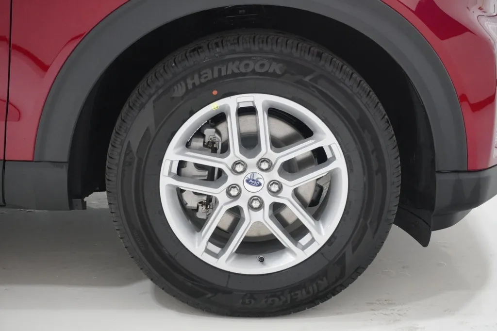 2027 Ford Explorer Active w/200A Pkg