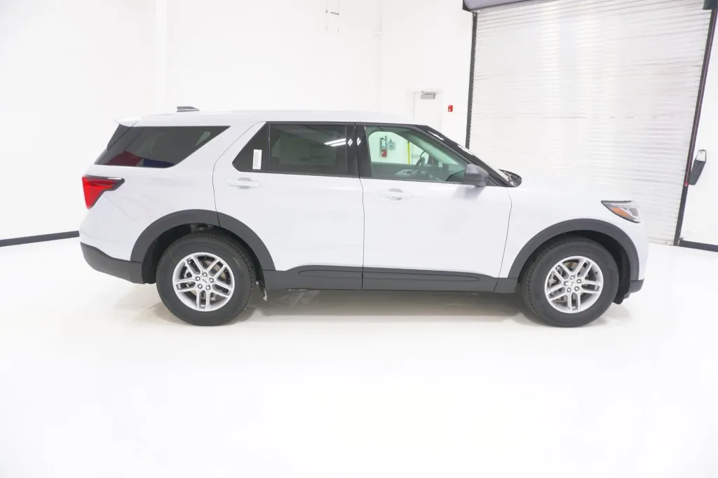 2026 Ford Explorer Active w/100A Pkg