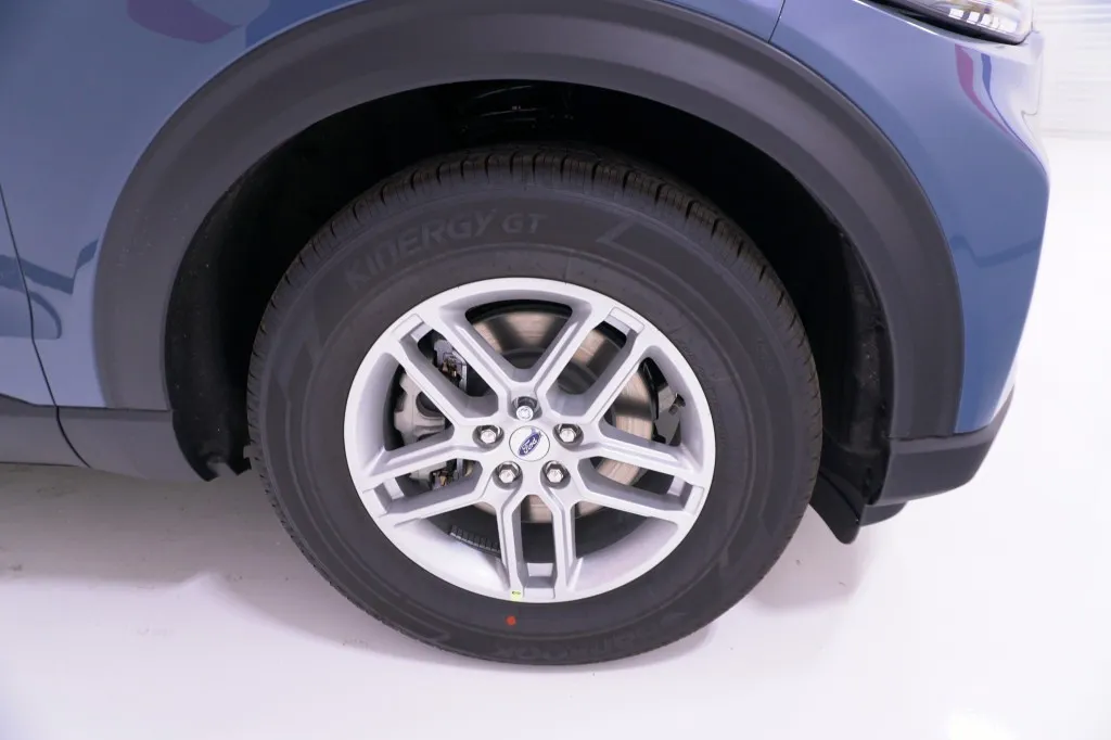 2027 Ford Explorer Active w/200A Pkg
