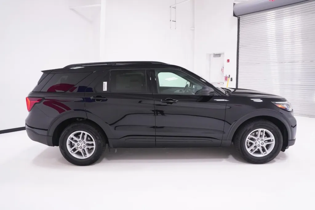 2027 Ford Explorer Active w/200A Pkg
