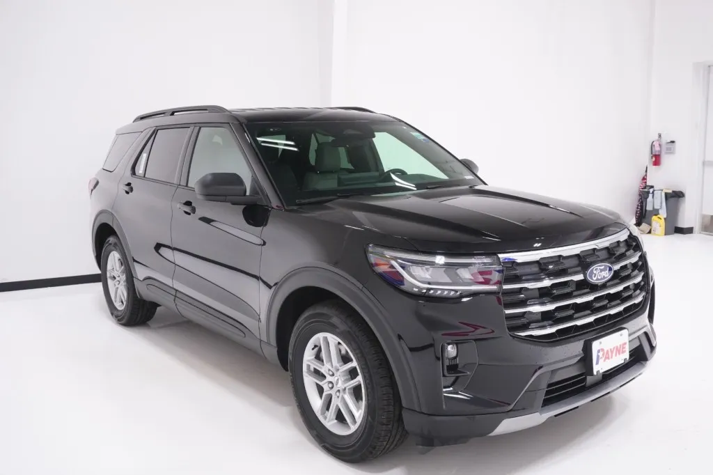 2027 Ford Explorer Active w/200A Pkg