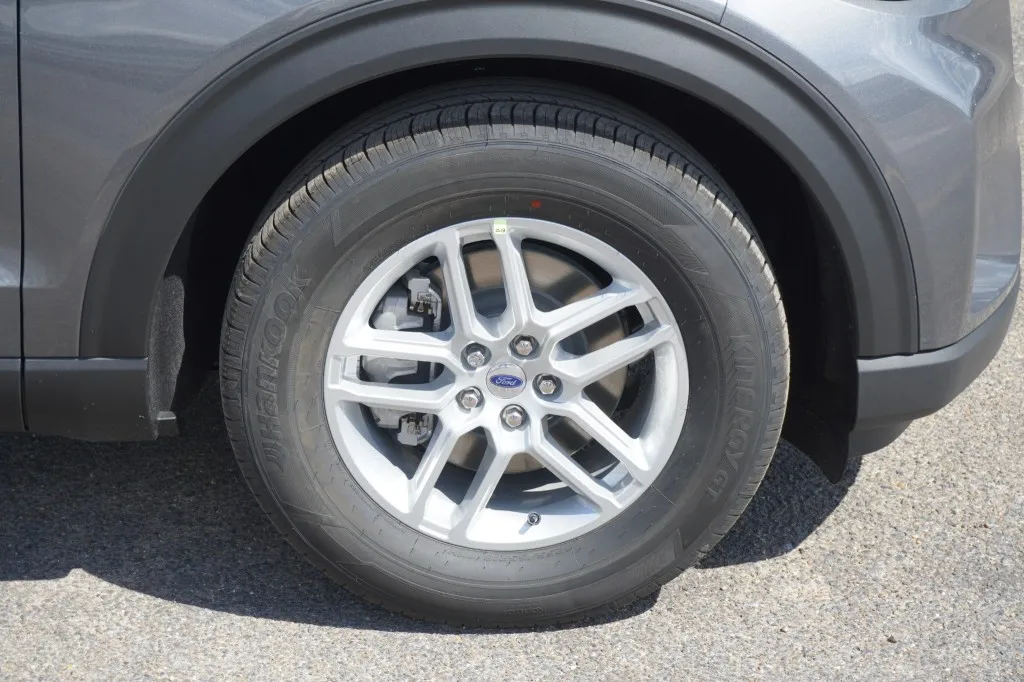 2027 Ford Explorer Active w/200A Pkg