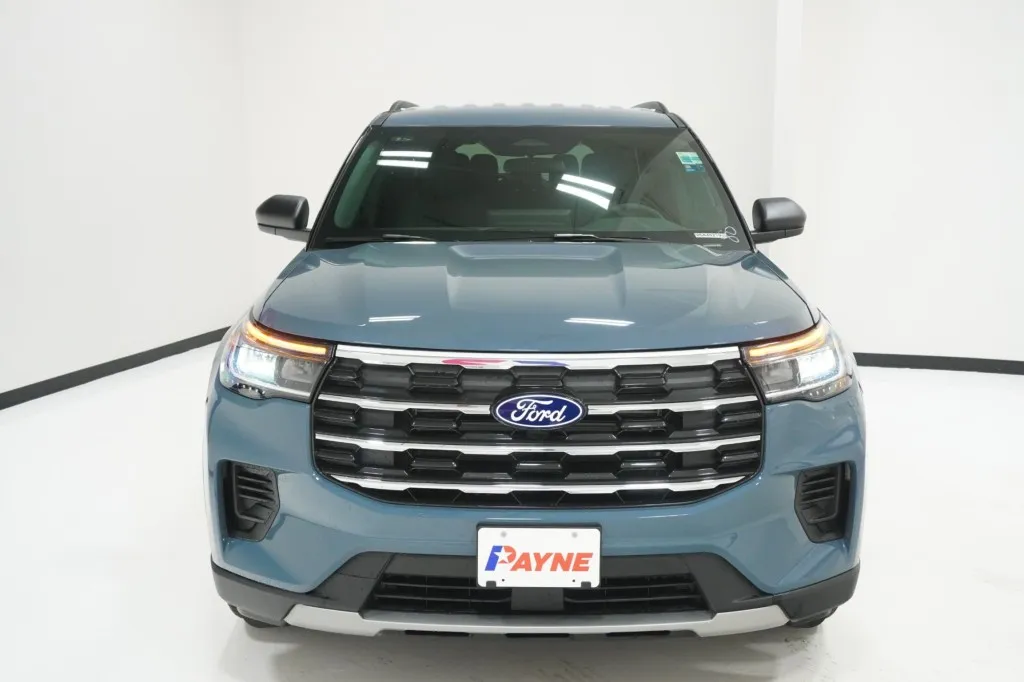 2027 Ford Explorer Active w/200A Pkg