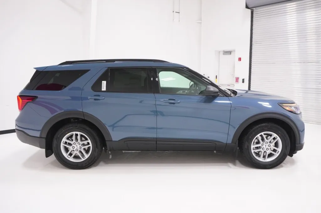 2027 Ford Explorer Active w/200A Pkg