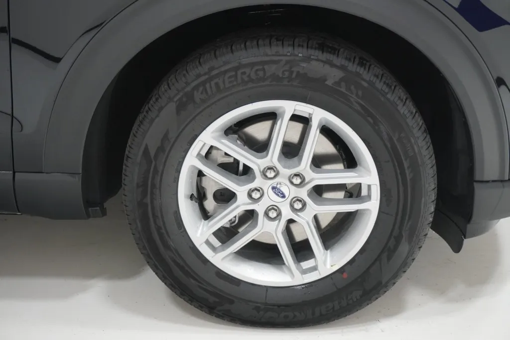 2027 Ford Explorer Active w/200A Pkg