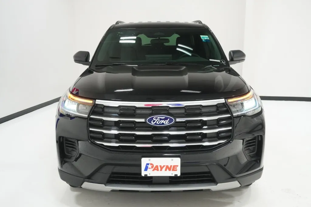 2027 Ford Explorer Active w/200A Pkg