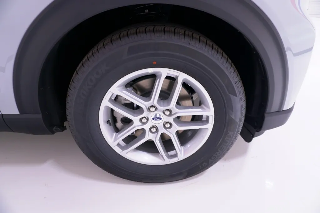 2027 Ford Explorer Active w/200A Pkg