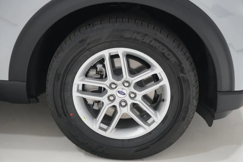 2027 Ford Explorer Active w/200A Pkg
