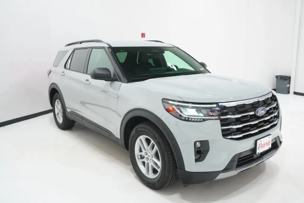2027 Ford Explorer Active w/200A Pkg