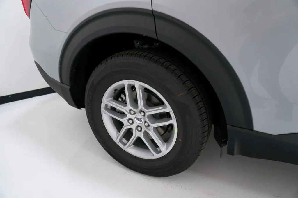 2027 Ford Explorer Active w/200A Pkg