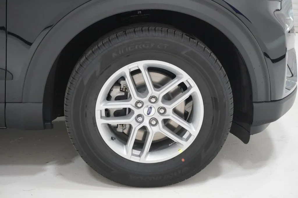 2027 Ford Explorer Active w/200A Pkg