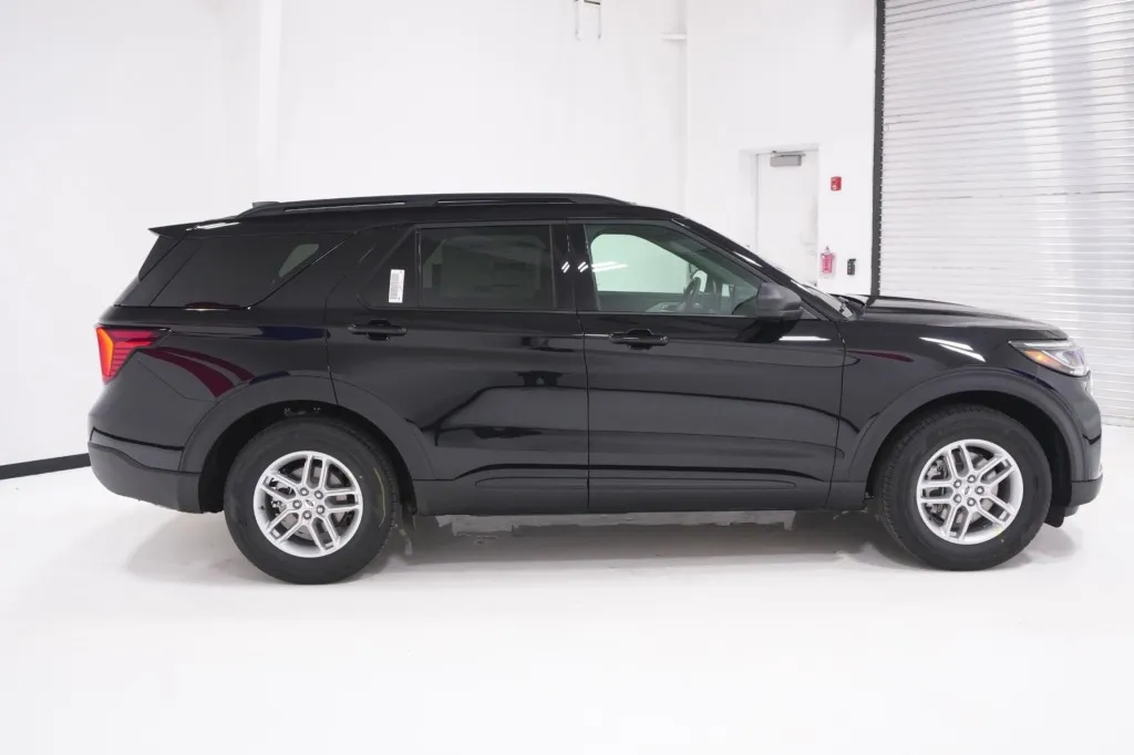 2027 Ford Explorer Active w/200A Pkg