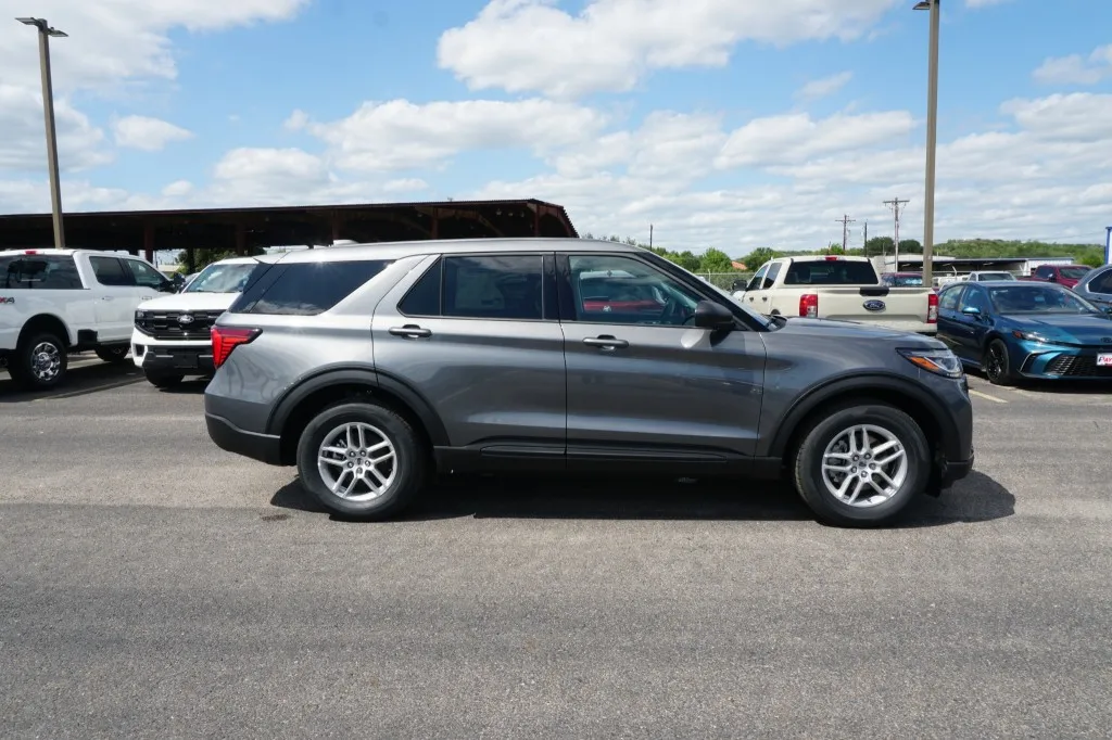 2026 Ford Explorer Active w/100A Pkg