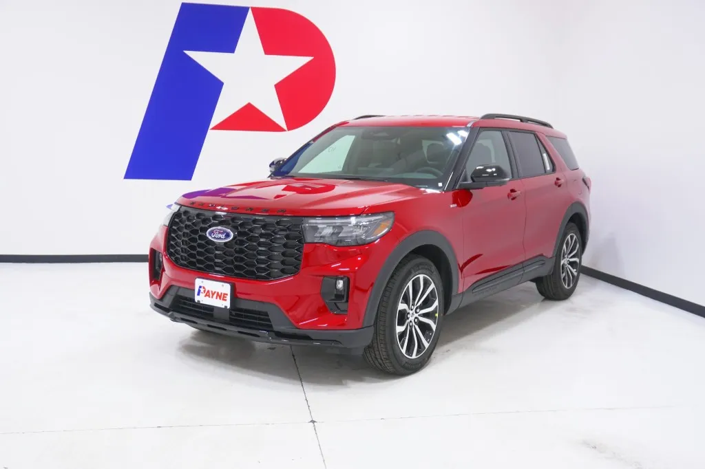 2026 Ford Explorer ST-LINE's photo