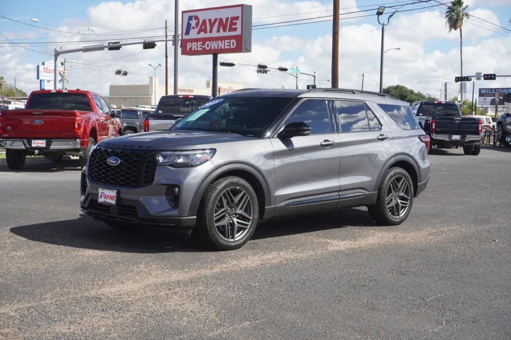 2025 Ford Explorer ST-Line