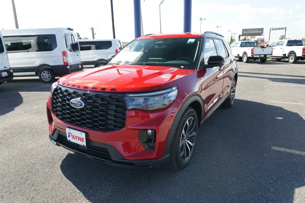 2025 Ford Explorer ST-Line
