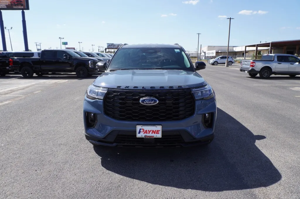 2026 Ford Explorer ST-Line