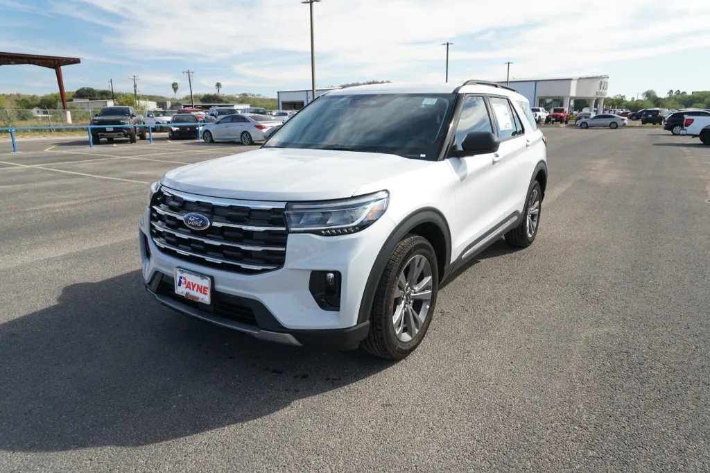 2025 Ford Explorer Active 2025 Ford Explorer Active