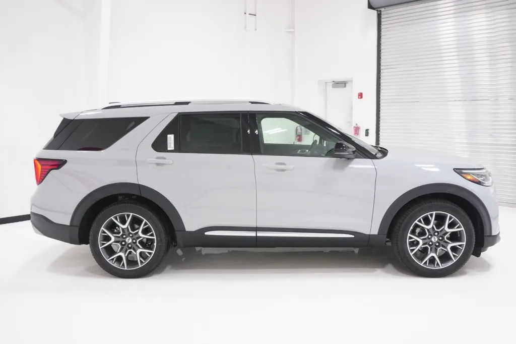 2027 Ford Explorer Platinum