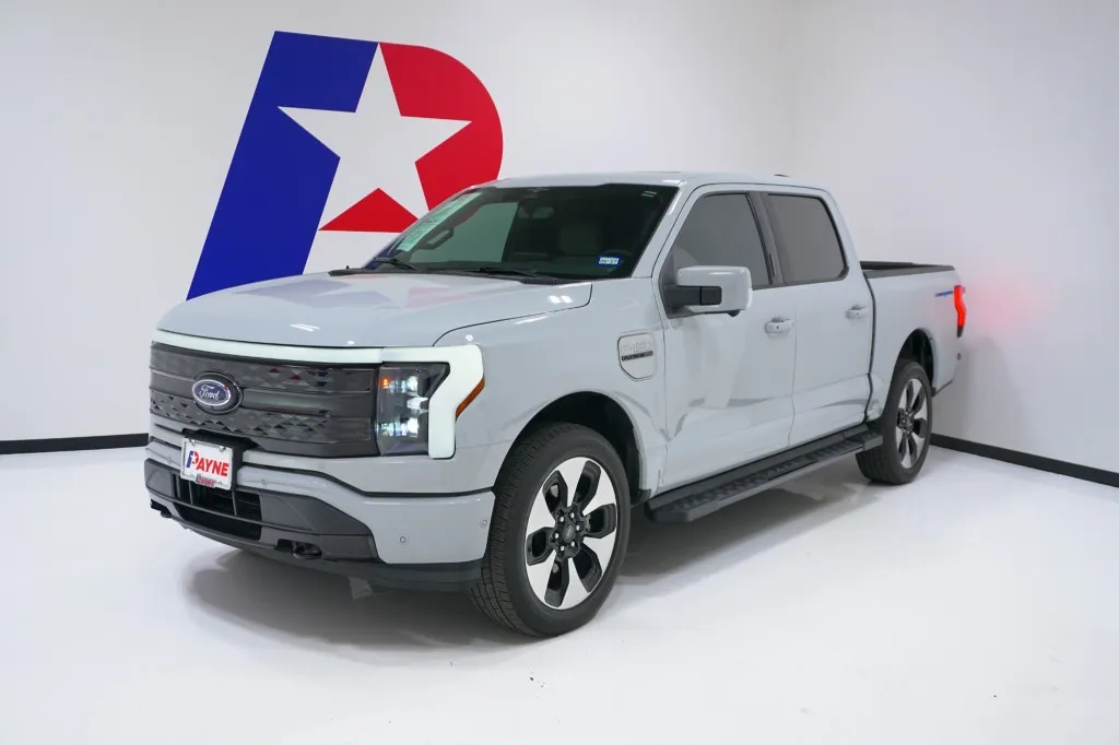 2023 Ford F-150 Lightning LARIAT