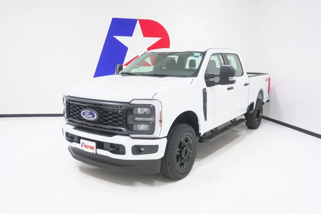 2026 Ford F-250 XL 4x4 Crew Cab 6-3/4' Box's photo