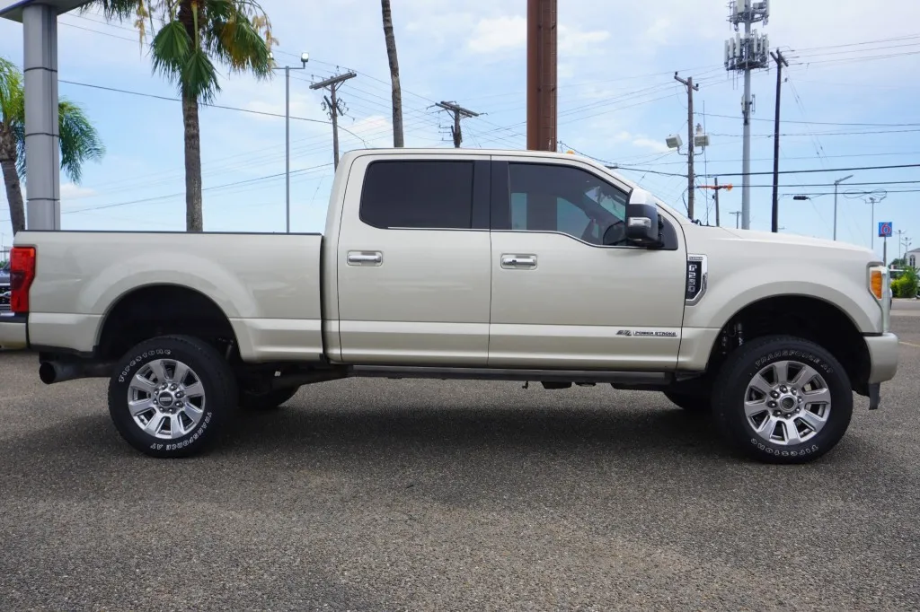2017 Ford Super Duty F-250 SRW Platinum