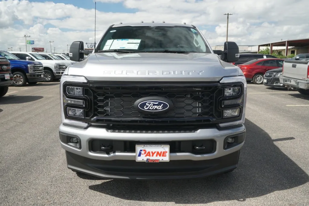 2027 Ford Super Duty F-250 SRW XL