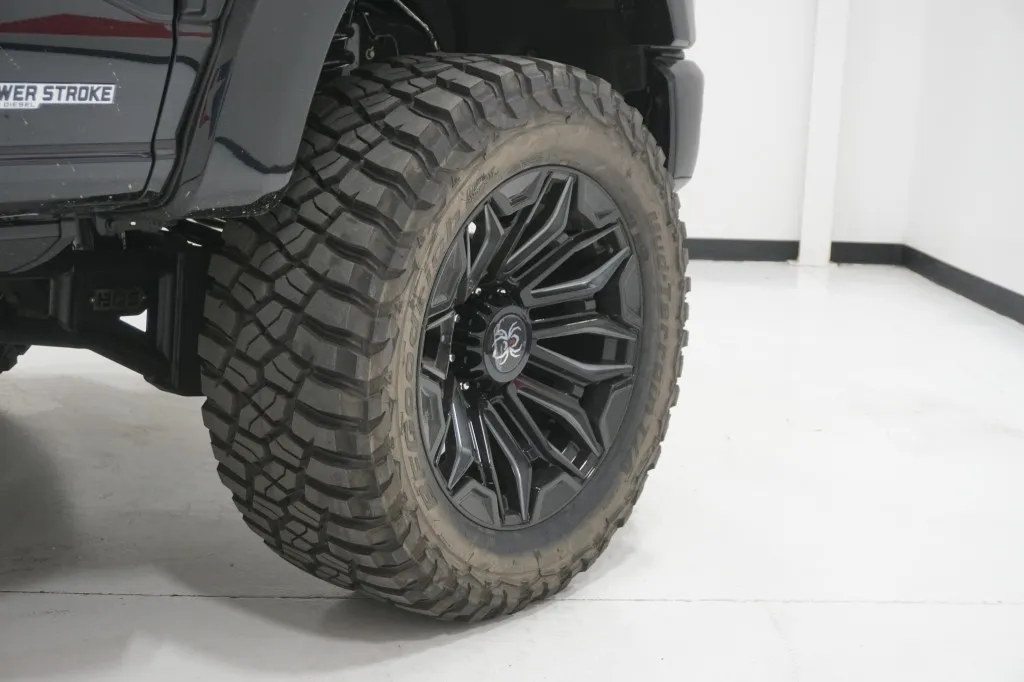 2026 Ford Super Duty F-250 SRW Black Widow