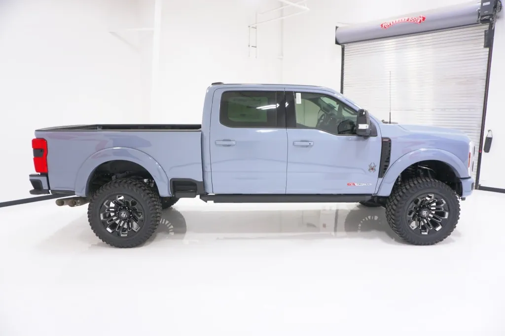 2026 Ford Super Duty F-250 SRW Black Widow