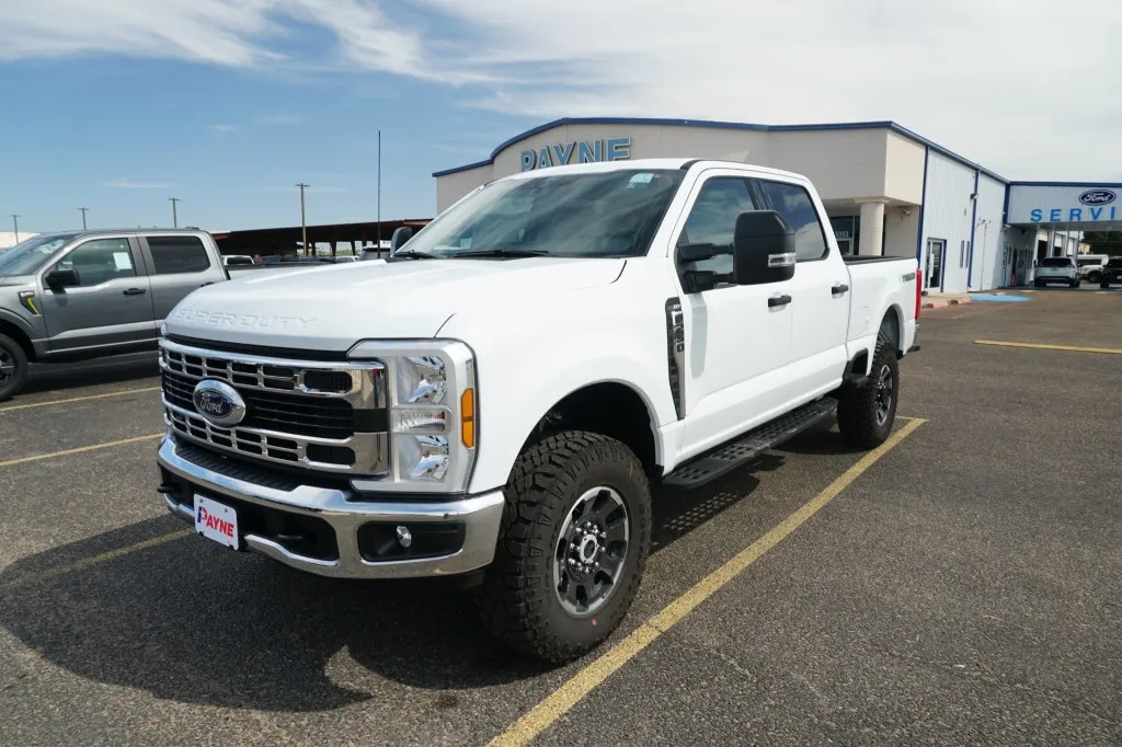 2025 Ford F-250 Super Duty XLT's photo