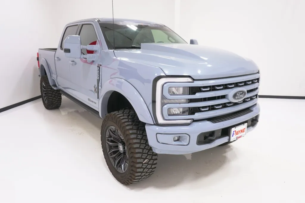 2025 Ford Super Duty F-250 SRW Black Widow