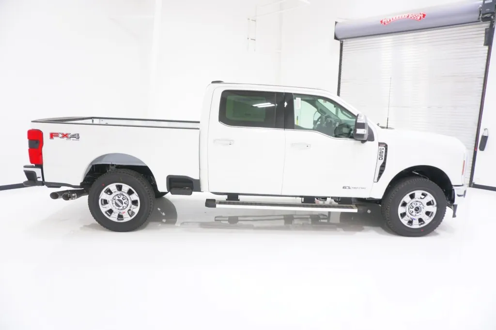 2026 Ford Super Duty F-250 SRW LARIAT