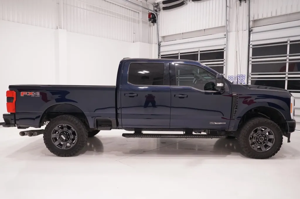 2023 Ford Super Duty F-250 SRW LARIAT