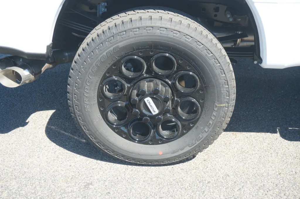 2027 Ford Super Duty F-350 SRW XL