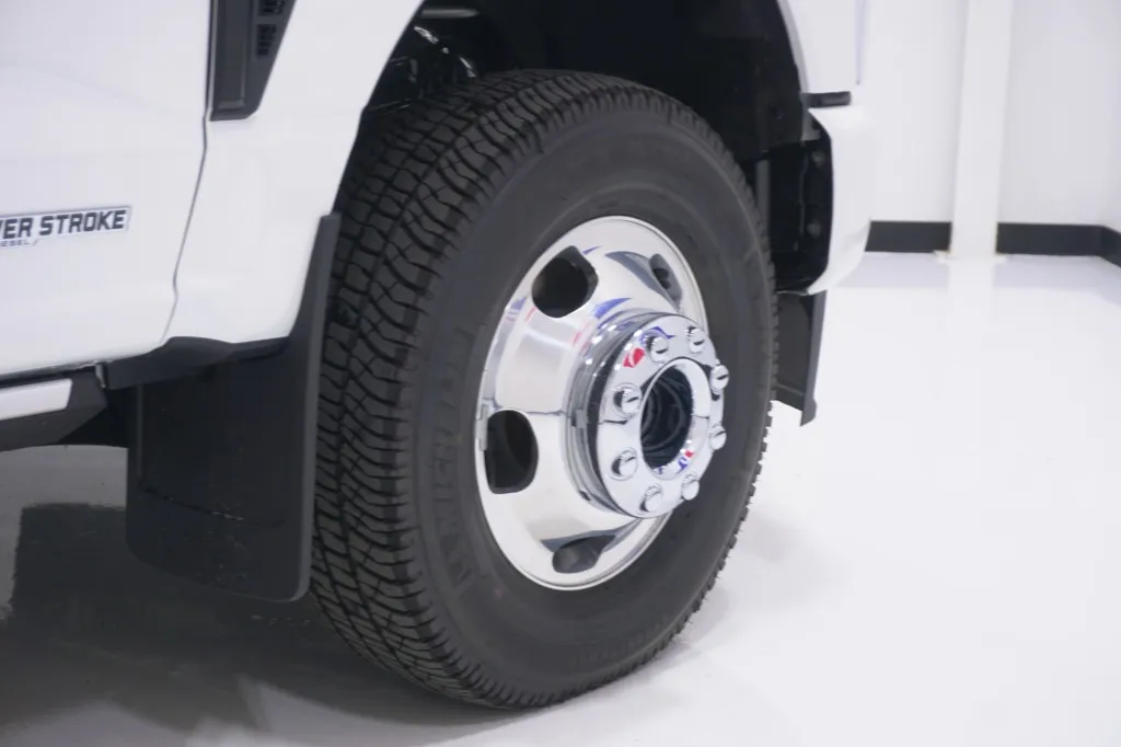 2026 Ford Super Duty F-350 DRW LARIAT