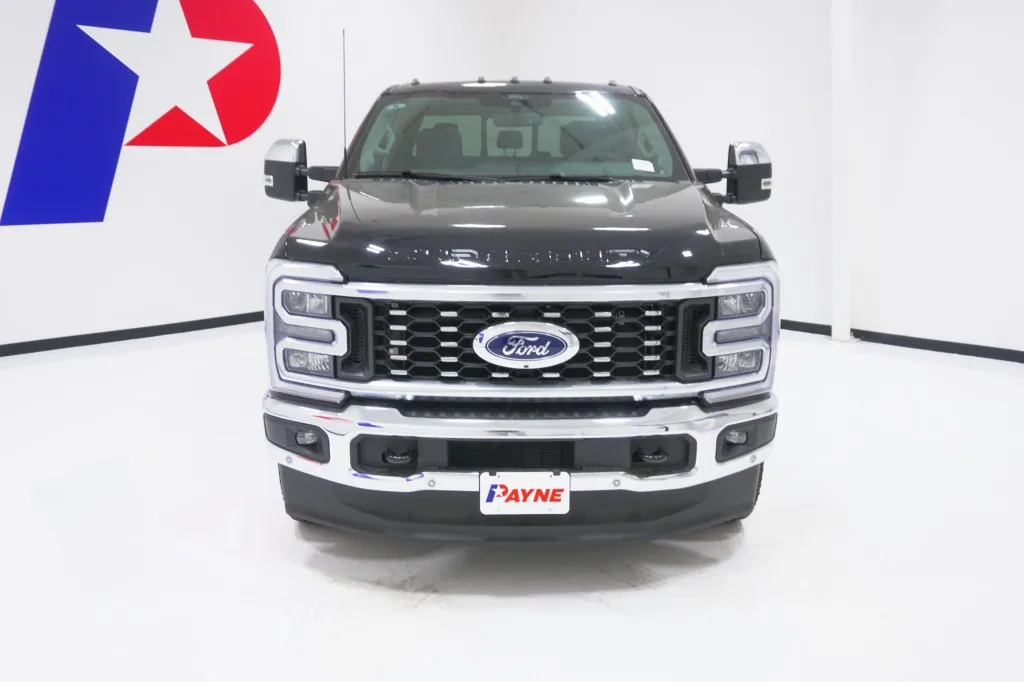 2026 Ford Super Duty F-350 DRW LARIAT