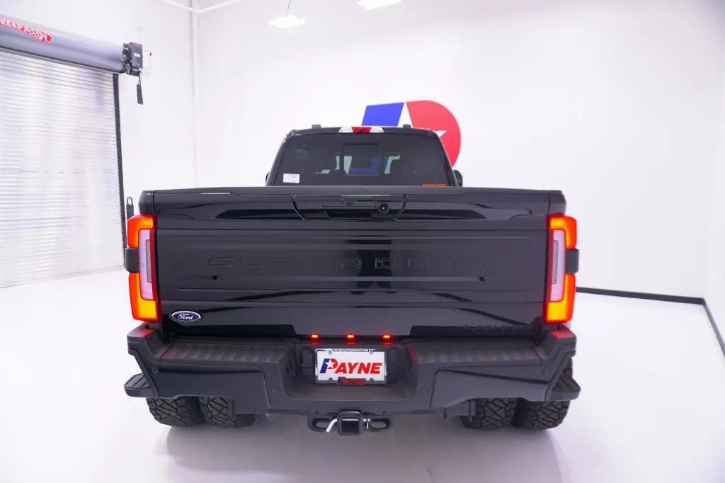 2026 Ford Super Duty F-350 DRW Platinum