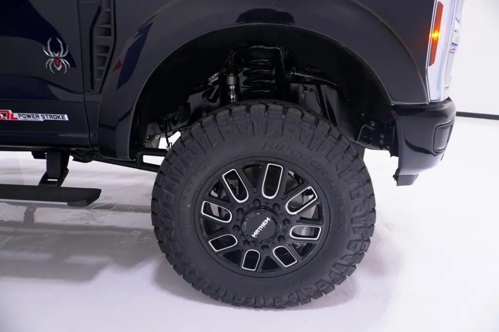 2026 Ford Super Duty F-350 DRW Platinum