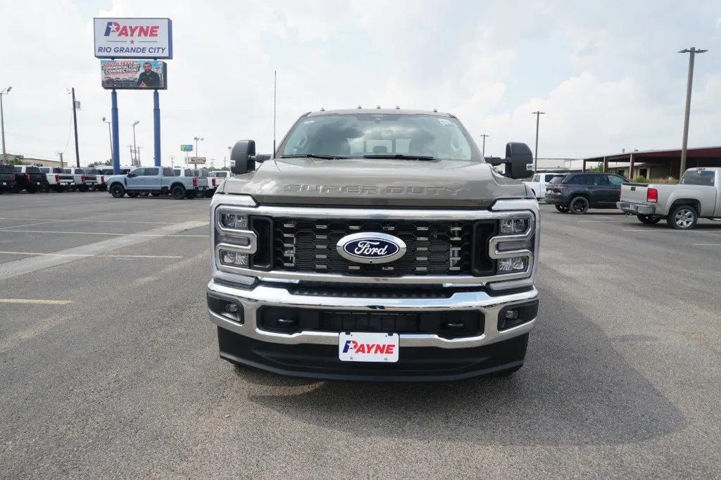 2027 Ford Super Duty F-350 DRW XL