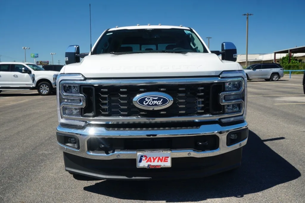 2027 Ford Super Duty F-350 DRW XL