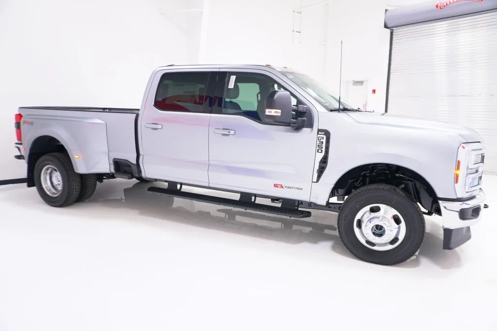 2027 Ford Super Duty F-350 DRW XL