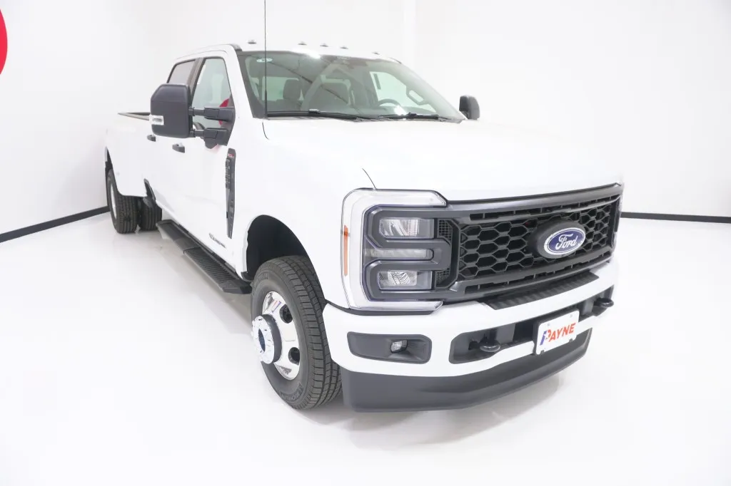 2026 Ford Super Duty F-350 DRW XL