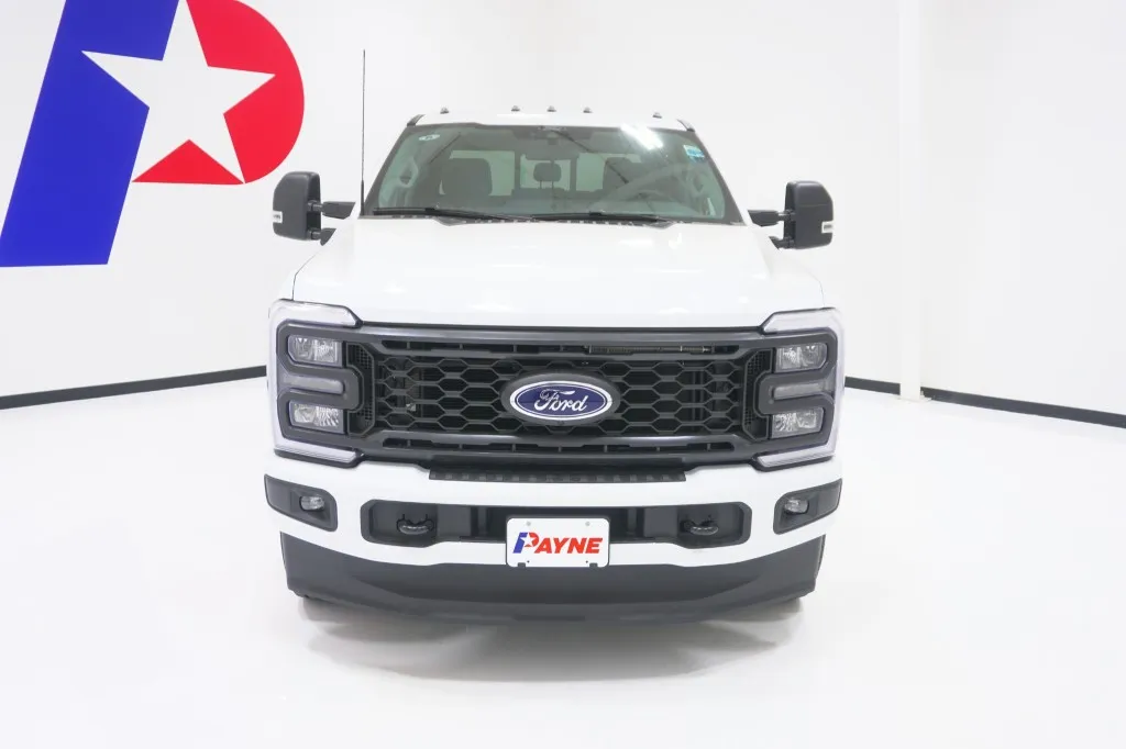 2026 Ford Super Duty F-350 DRW XL