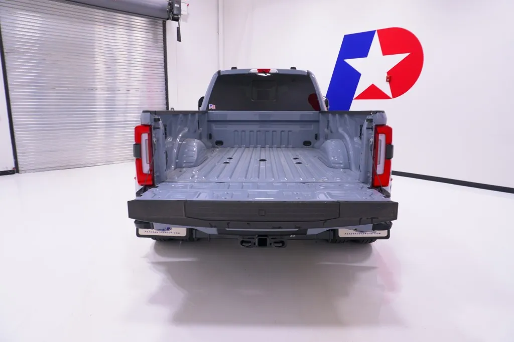 2026 Ford Super Duty F-350 DRW Platinum