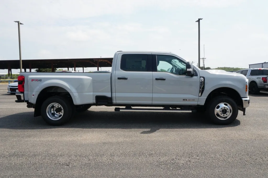 2026 Ford Super Duty F-350 DRW XL